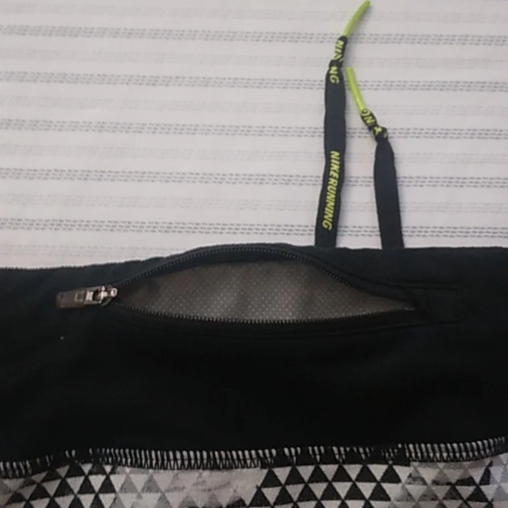 NIKE DRI-FIT NIKE RUNNING WOMENS ATHLETIC CAPRI LEGGINGS - Picture 15 of 17